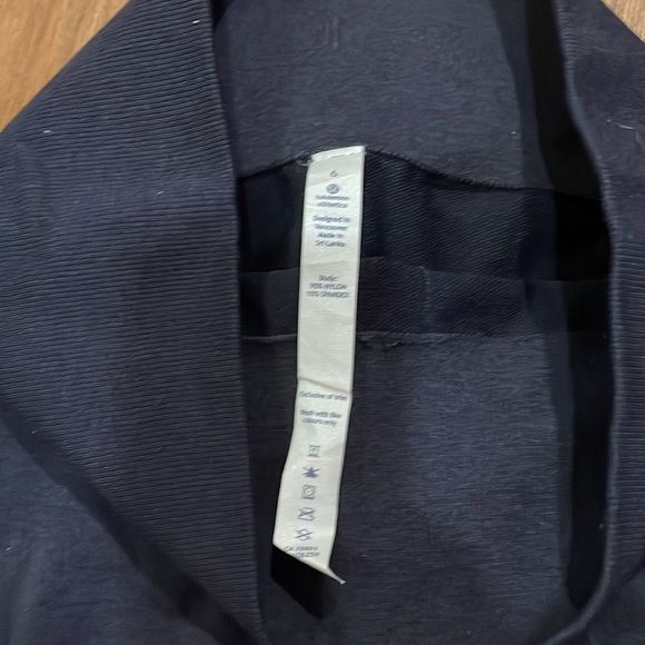 Navy Blue Scrunch Lululemon Leggings - Picture 3 of 3